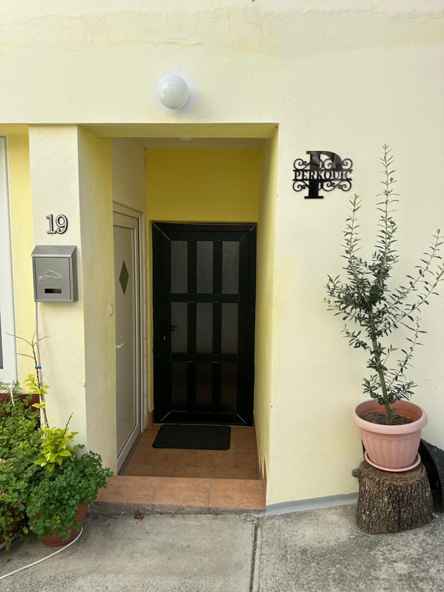 Apartment For 4-6 Persons Second Floor Ljubač Exterior foto